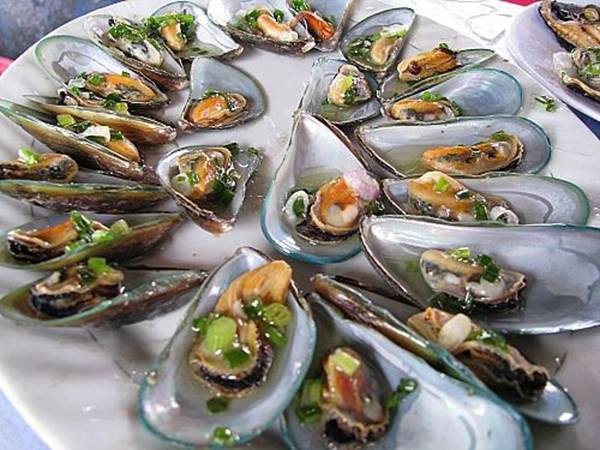 Một vài món ăn được chế biến từ các loại hải sản ở Long Sơn. (Ảnh: Internet)