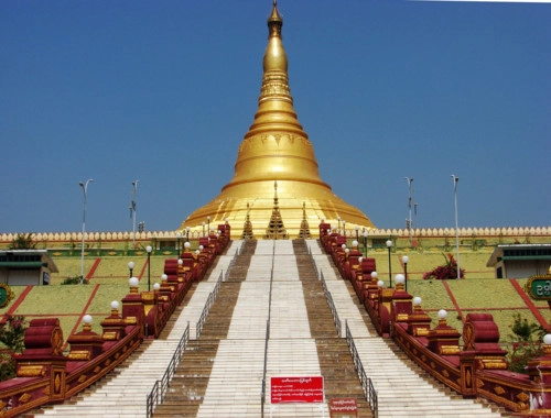 Chùa Uppatasanti nằm ở thành phố Naypyitaw (thủ đô mới của Myanmar) cũng là một trong những ngôi chùa nổi tiếng.