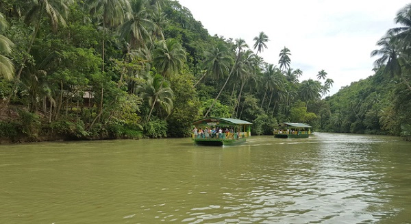 Đi thuyền trên sông Loboc Đi thuyền trên sông Loboc