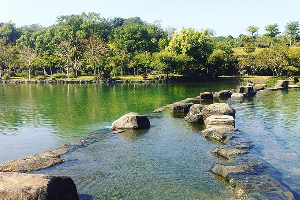 Tuy đã có bàn tay con người chạm vào, Suối Mơ vẫn giữ lại nét hoang sơ vốn có. Ảnh: Ngoc Binh. Tuy đã có bàn tay con người chạm vào, Suối Mơ vẫn giữ lại nét hoang sơ vốn có. Ảnh: Ngoc Binh.