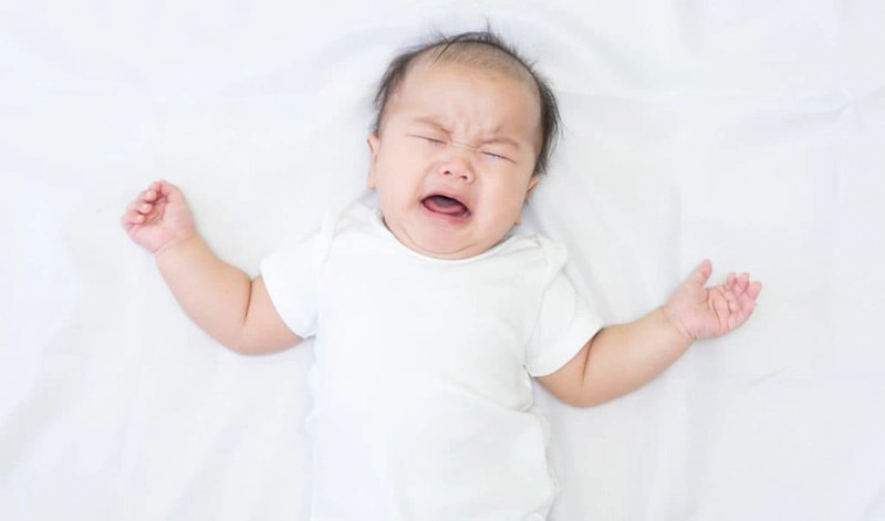 Trẻ quấy khóc là biểu hiện điển hình của tuần Wonder Weeks