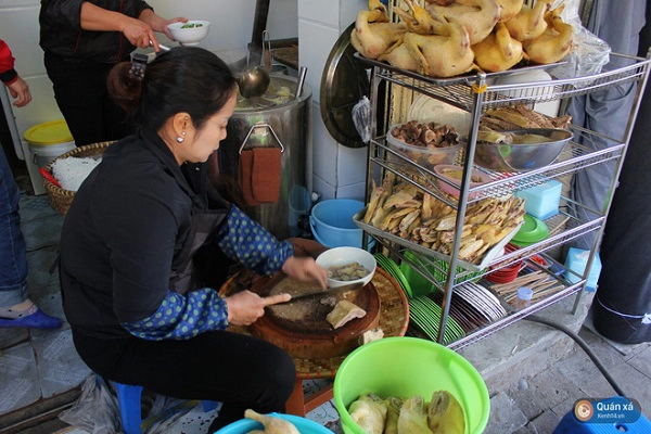 ben-canh-bun-ngan-nhan-ha-noi-cung-con-5-hang-bun-ngan-ngon-xuat-sac-ivivu-12