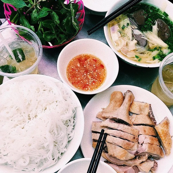 ben-canh-bun-ngan-nhan-ha-noi-cung-con-5-hang-bun-ngan-ngon-xuat-sac-ivivu-18