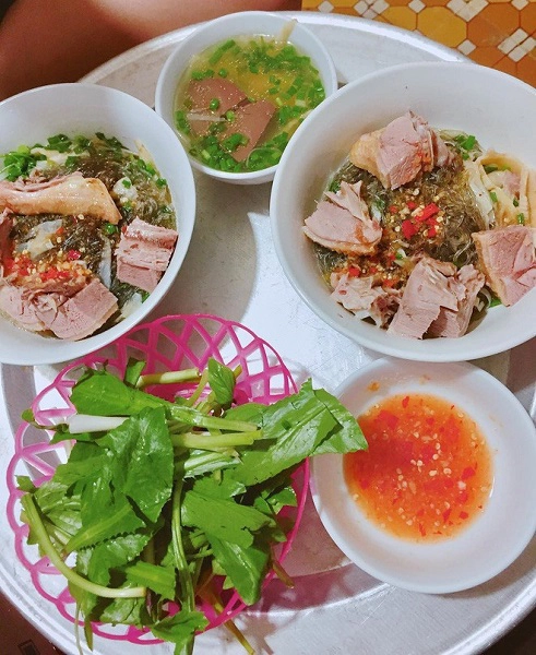 ben-canh-bun-ngan-nhan-ha-noi-cung-con-5-hang-bun-ngan-ngon-xuat-sac-ivivu-21