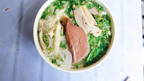 ben-canh-bun-ngan-nhan-ha-noi-cung-con-5-hang-bun-ngan-ngon-xuat-sac-ivivu-3