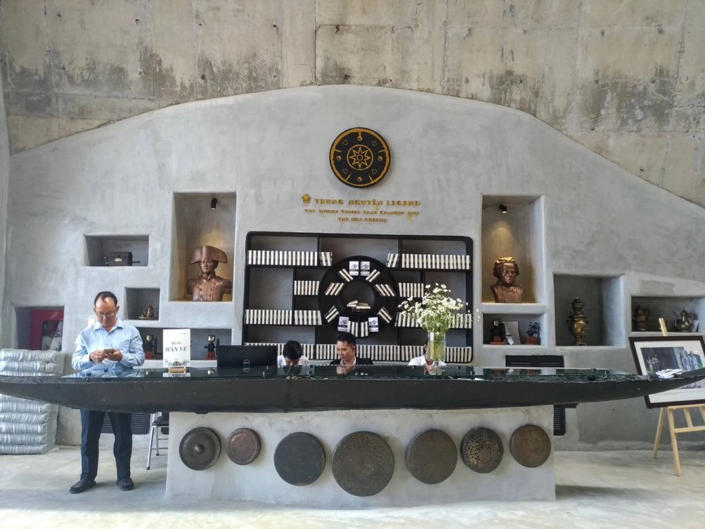 Dù đã mở cửa cho khách tham quan, bảo tàng vẫn đang trong giai đoạn hoàn thiện, nhiều hiện vật còn chưa có chú thích. Một số khu chưa mở cửa cho khách tham quan. Giá vé vào cổng với người lớn là 75.000 đồng, trẻ em là 40.000 đồng một người.