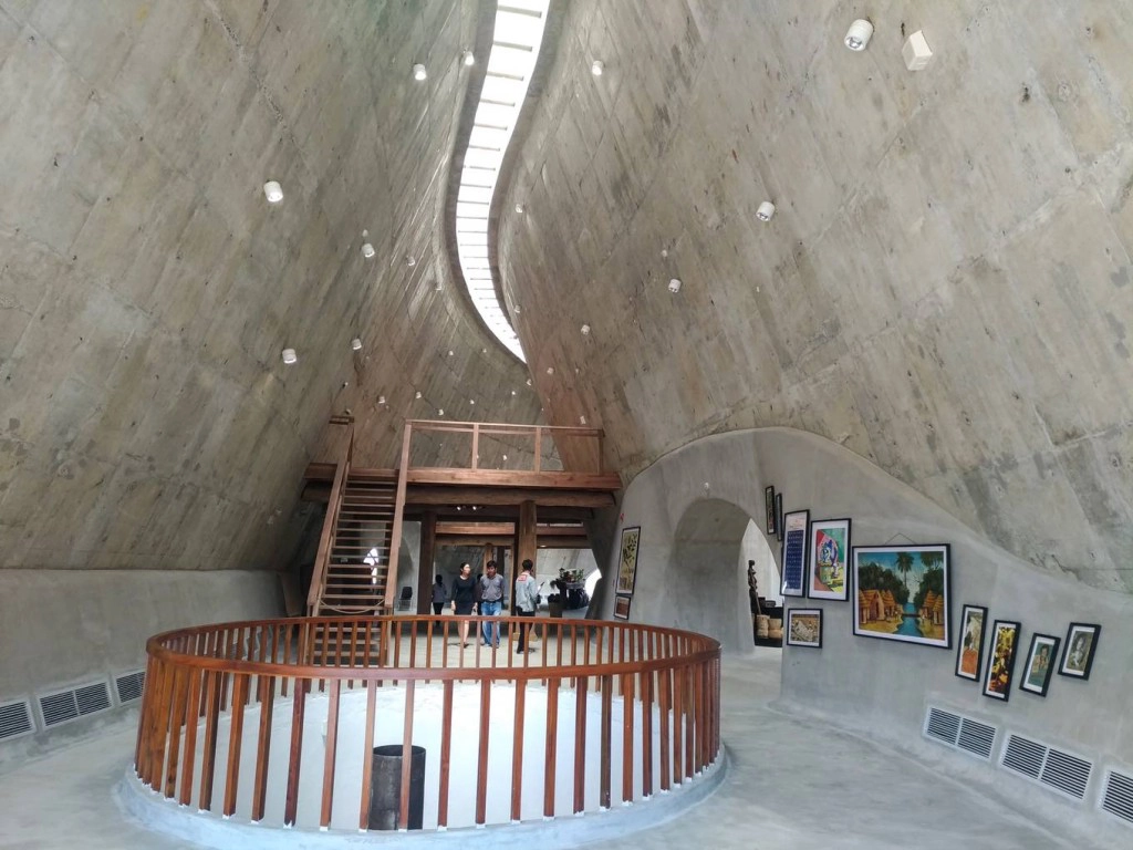 Ngoài không gian trưng bày, bảo tàng còn có thêm thư viện ánh sáng, khu thưởng lãm cà phê, nơi tổ chức hội thảo... Những không gian này đều được kết nối với các công trình khác trong dự án Thành phố cà phê rộng hơn 45 ha.