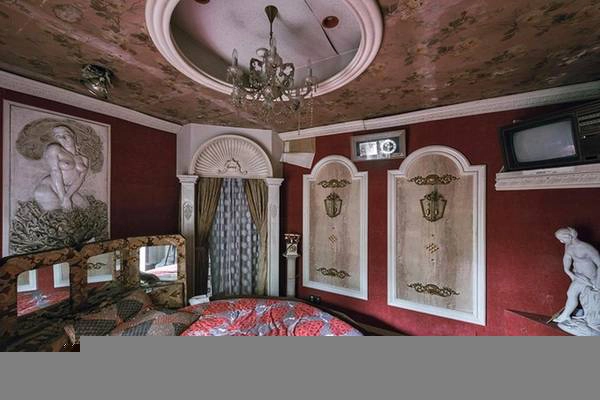 Fuurin Motel là khách sạn nhỏ nằm ở Tokyo, Nhật Bản. Mục đích ban đầu của nó là trở thành điểm đến phục vụ nhu cầu sex cho các cặp tình nhân. Fuurin Motel là khách sạn nhỏ nằm ở Tokyo, Nhật Bản. Mục đích ban đầu của nó là trở thành điểm đến phục vụ nhu cầu sex cho các cặp tình nhân.