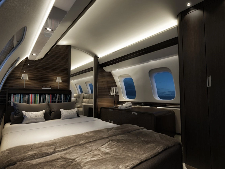 Global 7000 cũng có phòng ngủ riêng. Đây là một điểm hợp lý của Bombardier. Điều này chắc chắn sẽ rất hữu ích khi tầm bay của chiếc máy bay này lên đến 13.679 km, tương đương với bay thẳng từ New York (Mỹ) đến Sydney (Australia). Chuyên cơ có giá 73 triệu USD này sẽ đi vào hoạt động vào nửa cuối năm nay. Global 7000 cũng có phòng ngủ riêng. Đây là một điểm hợp lý của Bombardier. Điều này chắc chắn sẽ rất hữu ích khi tầm bay của chiếc máy bay này lên đến 13.679 km, tương đương với bay thẳng từ New York (Mỹ) đến Sydney (Australia). Chuyên cơ có giá 73 triệu USD này sẽ đi vào hoạt động vào nửa cuối năm nay.