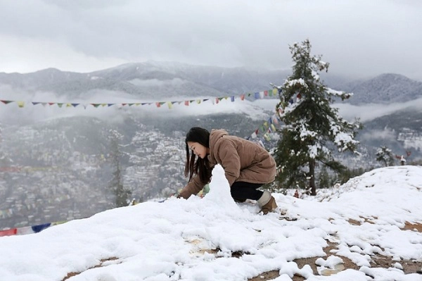 Đến Bhutan vào cuối năm là ý tưởng không tồi để tĩnh tâm. Khung cảnh khiến bạn dễ dàng trò chuyện với chính bản thân mình, xem mình cần gì, muốn gì và quên đi những căng thẳng sau một năm bận rộn.