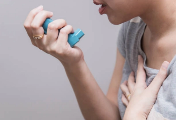 bị hen suyễn khó thở nên làm gì