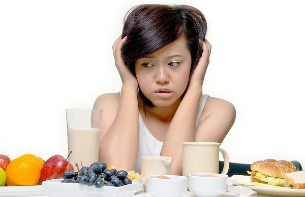 Uống trà thảo mộc là một trong các cách trị ho ngứa cổ họng