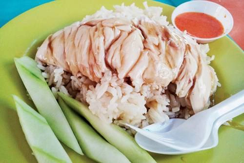 Đĩa cơm gà truyền thống Singapore này có giá 3 S $ Đĩa cơm gà truyền thống Singapore này có giá 3 S $