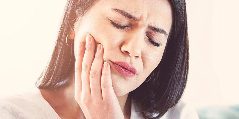 áp xe răng phải làm sao