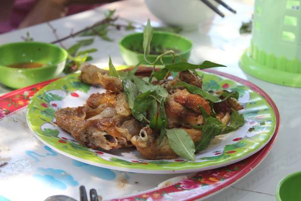Gà chiên nước mắm. Ảnh: Hoàng Anh Gà chiên nước mắm.