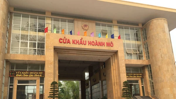 Cửa khẩu Hoành Mô - Ảnh: Thủy Trần