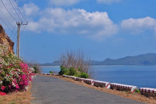 binh-yen-bien-troi-con-dao-ivivu-8
