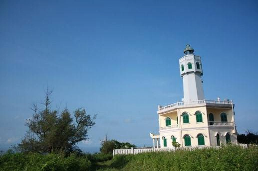 Ngọn hải đăng trên núi Cấm.