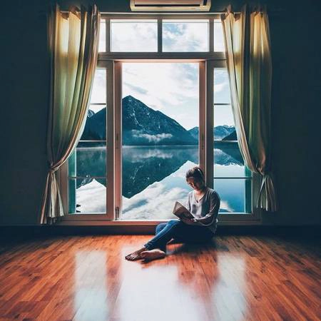 Những khi không phải đến lớp, Jannik thích đi lang thang xung quanh nước Đức cùng bạn bè và sáng tác những bức ảnh nghệ thuật. Ảnh của cậu không nhàm chán, tuy là phong cảnh tĩnh nhưng rất có hồn.