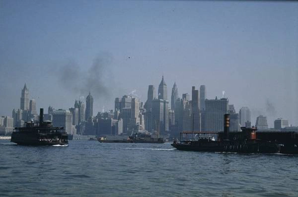 Khu vực Lower Manhattan nhấp nhô những tòa nhà cao tầng được nhìn từ phía thành phố Jersey.