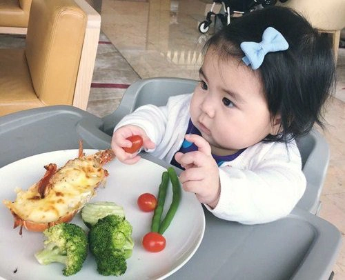 bổ sung vitamin cho bé theo tháng tuổi