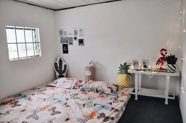 An Yên homestay  Căn nhà trên đường Phạm Hồng Thái, phường 7 là địa chỉ lưu trú của nhiều nhóm du khách. Như các homestay khác, nơi đây có phòng khách rộng rãi, căn bếp để nấu nướng sinh hoạt chung. Ảnh: An Yên.