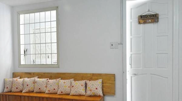 Gác Nhỏ  Khu homestay bao gồm những căn hộ mini riêng biệt. Mỗi căn rộng khoảng 50 m2, bao gồm phòng khách, bếp, phòng ngủ và hai toilet, sức chứa khoảng 6 người. Ảnh: Gác Nhỏ.