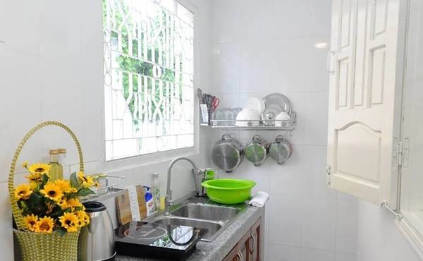  Các căn phòng không tạo cảm giác đi du lịch mà như ở nhà, đầy đủ tiện nghi, du khách có thể mua đồ về nấu nướng. Giá một căn từ một triệu đồng trở lên. Ảnh: Gác Nhỏ.
