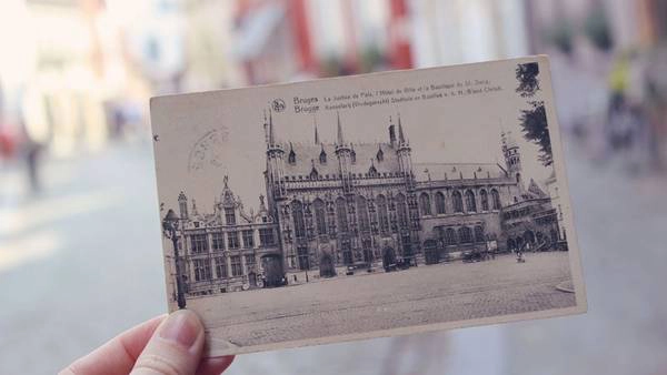 Vô số bảo tàng: Bruges là một trong những thành phố có nhiều bảo tàng và phòng trưng bày nhiều hơn cả số dân. Bảo tàng Groeninge về nghệ thuật Flemish, bảo tàng Gruuhuse trước đây từng là một cung điện, ở đây có trưng bày một máy chém của thế kỷ 18. Vô số bảo tàng: Bruges là một trong những thành phố có nhiều bảo tàng và phòng trưng bày nhiều hơn cả số dân. Bảo tàng Groeninge về nghệ thuật Flemish, bảo tàng Gruuhuse trước đây từng là một cung điện, ở đây có trưng bày một máy chém của thế kỷ 18.