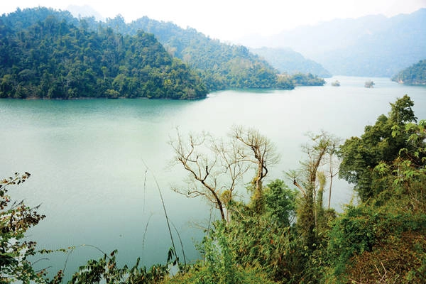 buc-tranh-thien-nhien-mua-thu-ba-be-ivivu-1