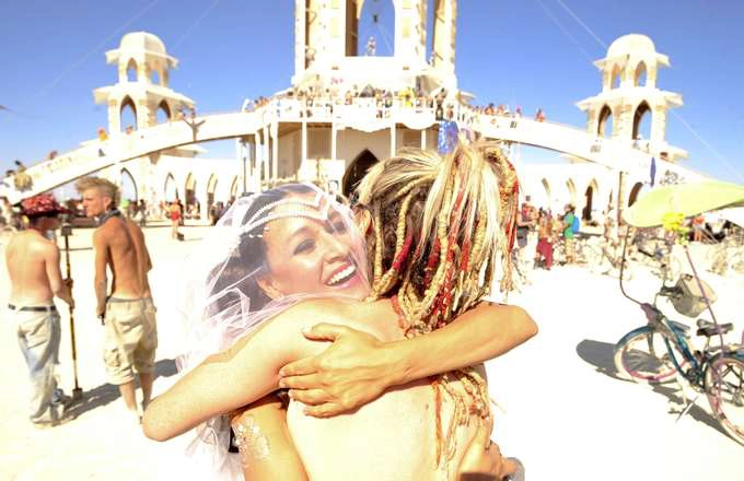 Burning Man 2018 sẽ bắt đầu từ ngày 26/8 tại sa mạc Black Rock ở bang Nevada, Mỹ với chủ đề là "I, Robot". Theo: Guardian Burning Man 2018 sẽ bắt đầu từ ngày 26/8 tại sa mạc Black Rock ở bang Nevada, Mỹ với chủ đề là "I, Robot". Theo: Guardian