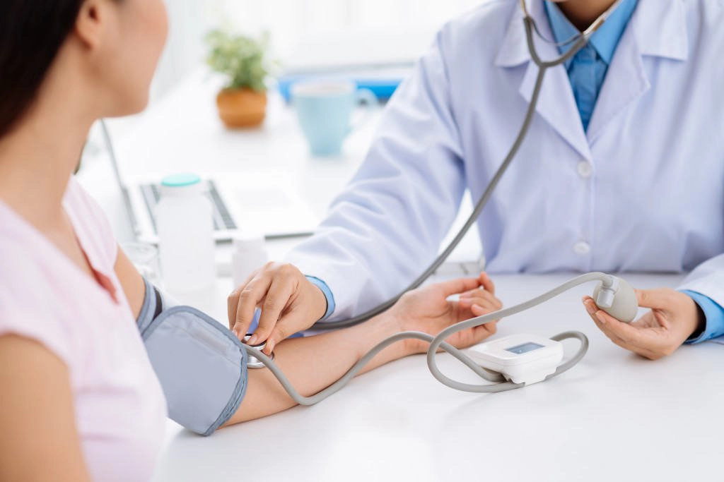 dấu hiệu thận yếu ở phụ nữ