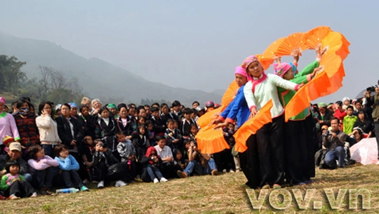 Hội Roong Pooc người Giáy, Sapa - iVIVU.com