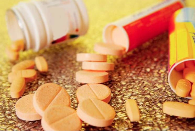 Sử dụng vitamin c viên sủi
