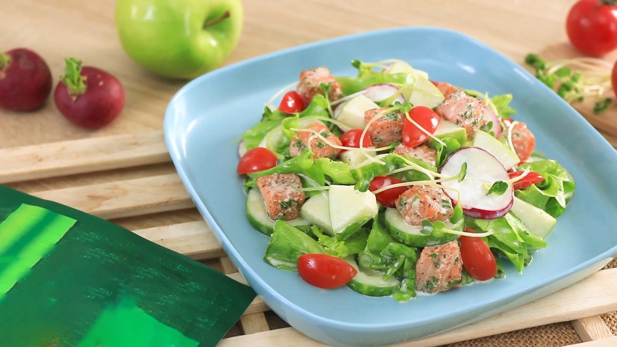 salad cá hồi tươi ngon