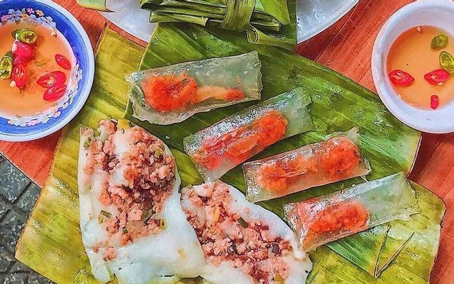 Bánh nậm, bánh lọc mang hồn miền trung. Ảnh: Foody