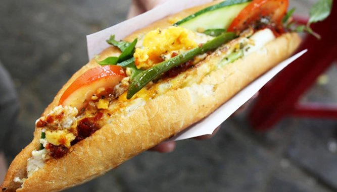 Bánh mì Đà Nẵng hấp dẫn thực khách trong nước và quốc tế. Ảnh: Monngondathanh