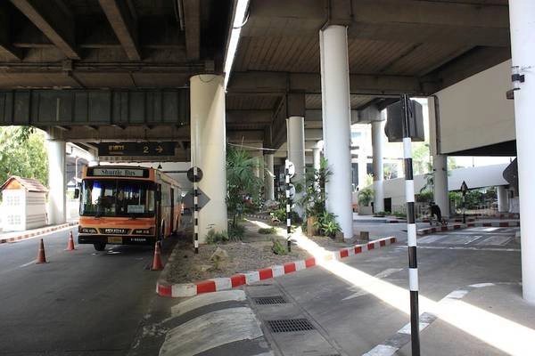 Shuttle bus chạy giữa hai sân bay lớn của Bangkok