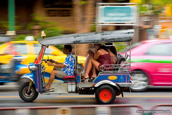 Tuk tuk - một trải nghiệm khó quên ở Bangkok