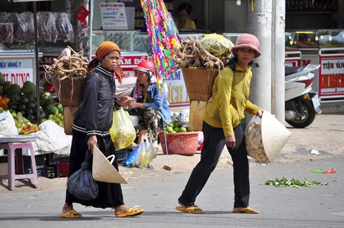 Du lịch Buôn Ma Thuột - chợ trung tâm - iVIVU.com