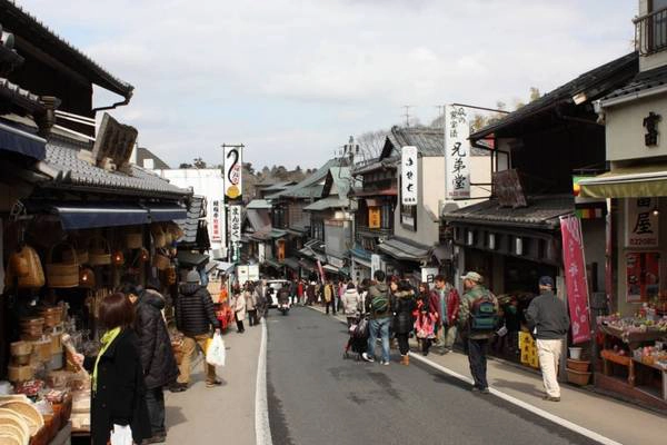 Một con phố cổ kính của Narita. Ảnh: youinjapan.net
