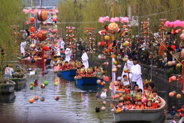 Hàng năm có vô số lễ hội thú vị được diễn ra ở Fukuoka. Ảnh: fukuoka-now.com Hàng năm có vô số lễ hội thú vị được diễn ra ở Fukuoka. Ảnh: fukuoka-now.com