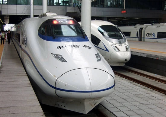 Đi lại giữa các thành phố ở Trung Quốc có tàu cao tốc rất thuận tiện. Đi lại giữa các thành phố ở Trung Quốc có tàu cao tốc rất thuận tiện.