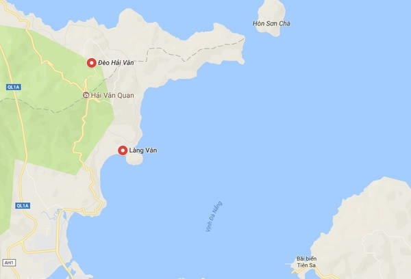 Làng Vân nằm ở ven biển Đà Nẵng, ngay dưới chân đèo Hải Vân. Làng Vân nằm ở ven biển Đà Nẵng, ngay dưới chân đèo Hải Vân.