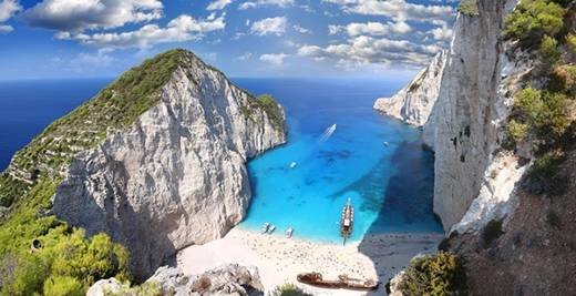 Bạn chỉ cần mất 30 phút để tới Navagio bằng thuyền. (Ảnh: Internet) Bạn chỉ cần mất 30 phút để tới Navagio bằng thuyền. (Ảnh: Internet)
