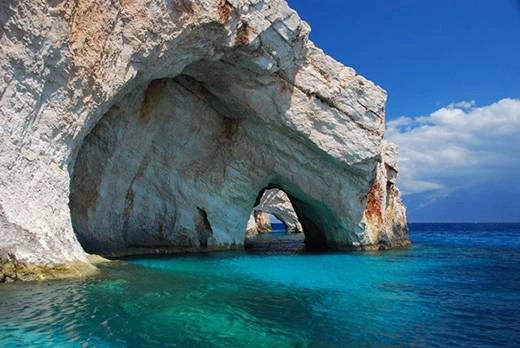 Navagio nhìn từ những góc độ khác nhau. (Ảnh: Internet) Navagio nhìn từ những góc độ khác nhau. (Ảnh: Internet)