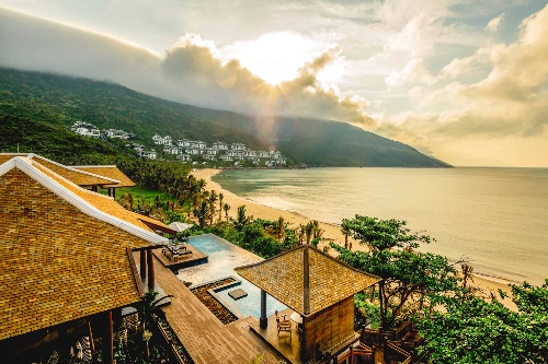 Đây cũng là lần thứ hai liên tiếp khu nghỉ dưỡng của Tập đoàn Sun Group nhận được giải thưởng danh giá này. Đây cũng là lần thứ hai liên tiếp khu nghỉ dưỡng của Tập đoàn Sun Group nhận được giải thưởng danh giá này.