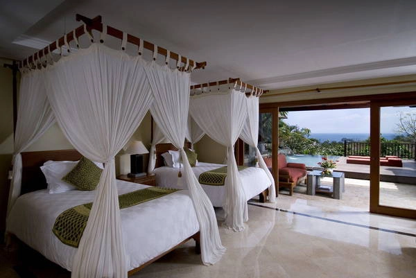 Được trang trí với đồ nội thất bằng gỗ trang nhã, 368 phòng nghỉ tại Ayana Resort & Spa đều có những tiện nghi đẳng cấp và sang trọng Được trang trí với đồ nội thất bằng gỗ trang nhã, 368 phòng nghỉ tại Ayana Resort & Spa đều có những tiện nghi đẳng cấp và sang trọng