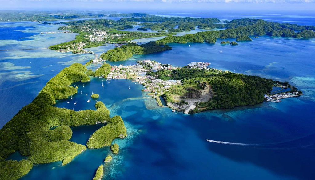 Palau: Cũng nằm ở Thái Bình Dương, quốc gia này có hơn 500 hòn đảo lớn nhỏ, với dân số chưa đầy 22.000 người. Palau có nền văn hóa đặc trưng cùng khung cảnh thiên nhiên nguyên sơ, quyến rũ. Ảnh: World Travel Guide.