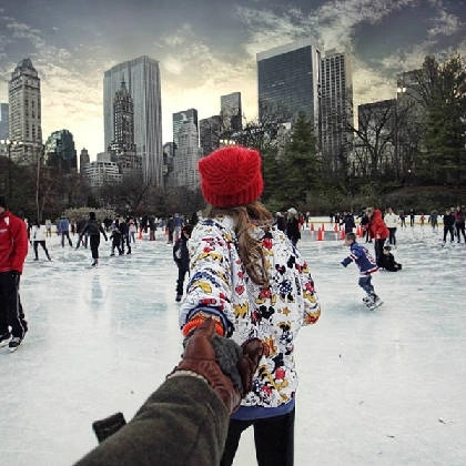 “Follow me to” khu trượt băng tại công viên trung tâm - central park tại New York, có ở Instagram của Osmann vào ngày 26/12/2013.